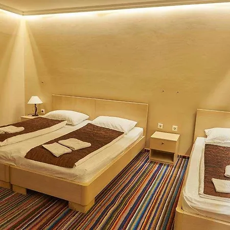 Hotel Etn 3*