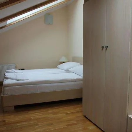Hotel Etn 3*